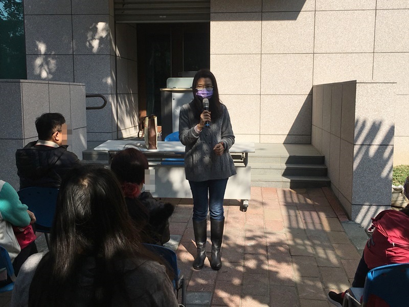 法扶人員向上課學員宣導相關業務