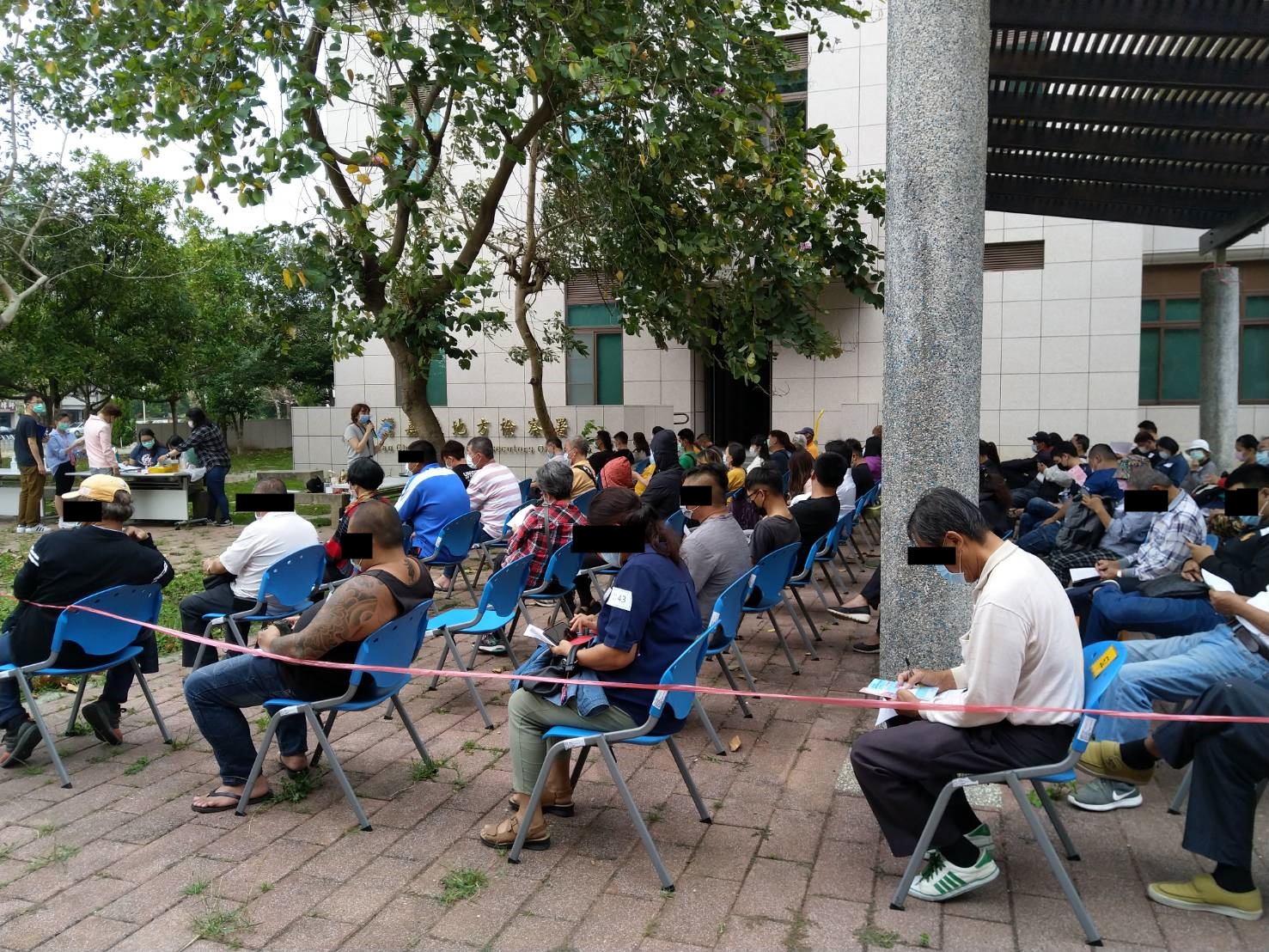 109.04.22學員於課後填寫問卷，並收回本署進行統計。