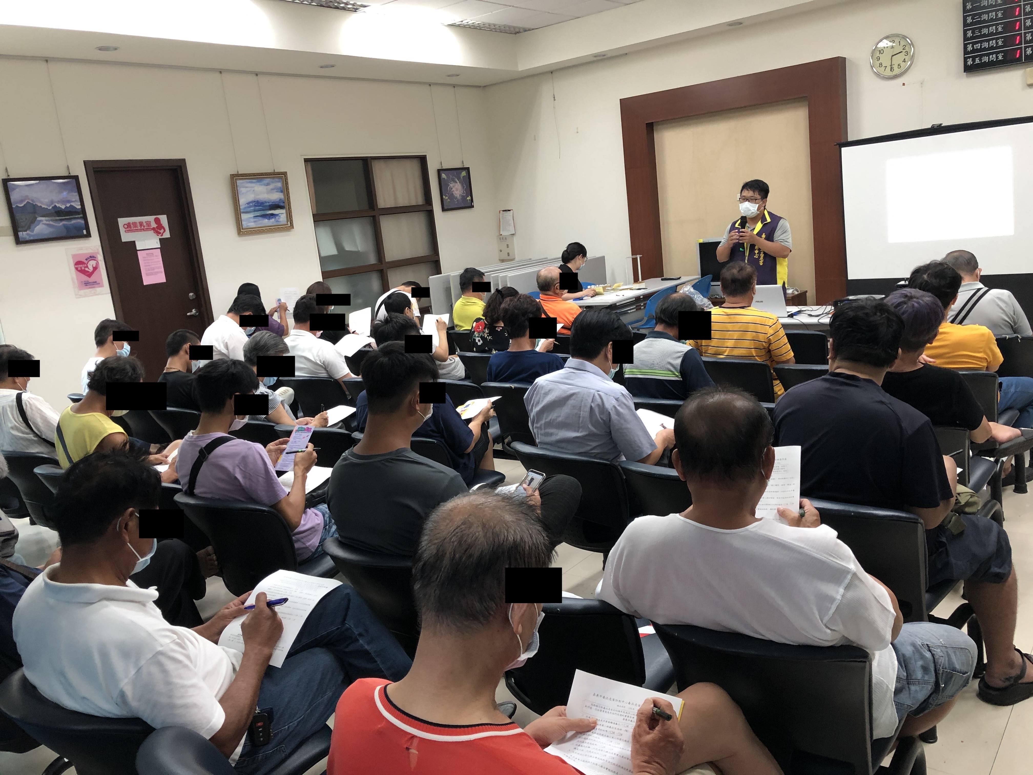 109.08.19本次課程由嘉義市毒品危害防制中心個案管理師為學員進行反毒宣導。