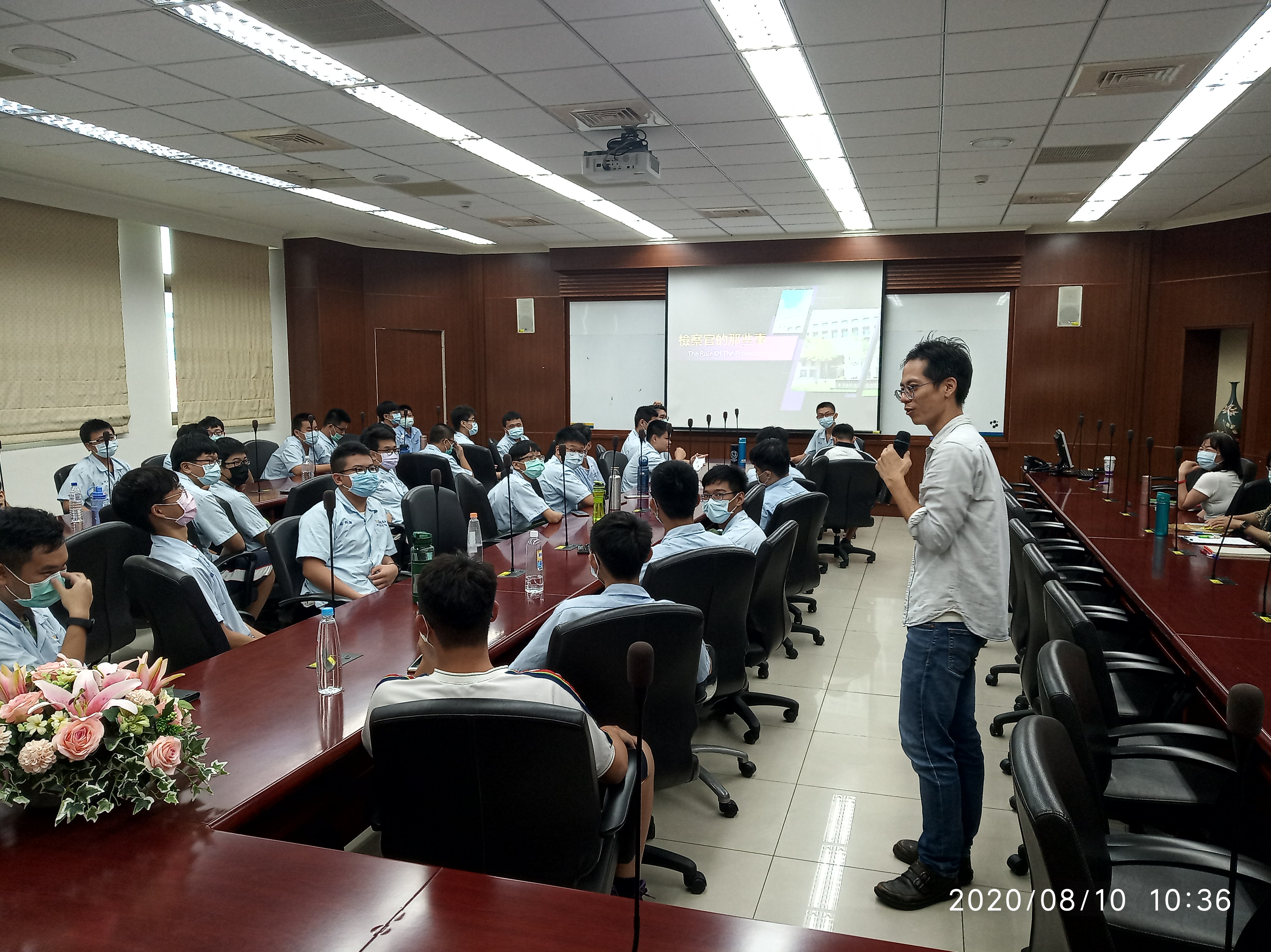本署吳明駿檢察官分享檢察實務，「腳踏車冤案」與「早夭的天使」等案件，讓參訓同學深刻體會檢察官身為公益代言人之柔性角色。