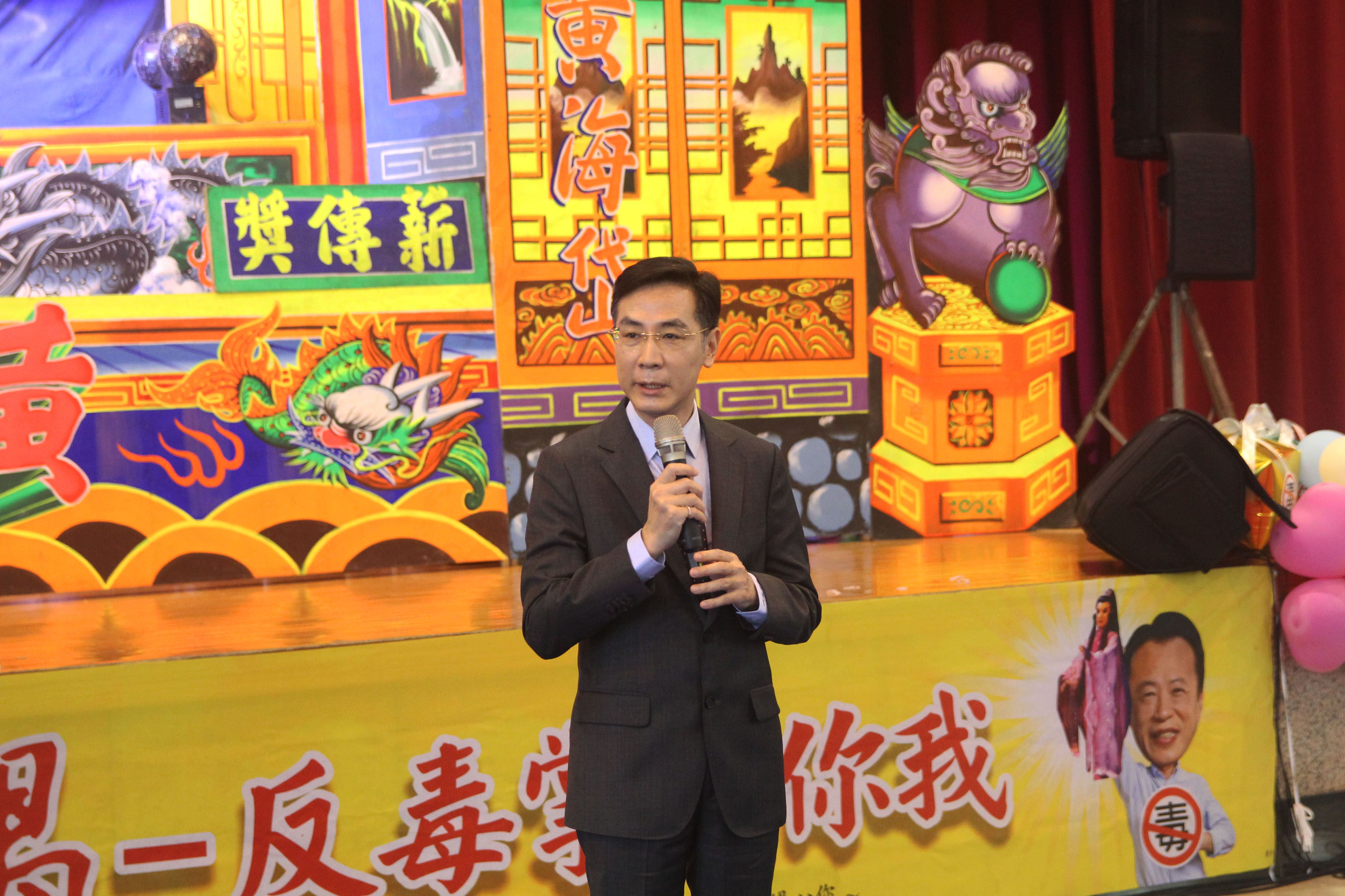 毒品是24小時對我們身心靈的危害，如果一旦染上毒品就難以戒毒，這是一條非常辛苦的道路，有鑑於毒品的危害，嘉義地檢署與所有的司法警察機關對打擊毒品是投入所有的心力，除了在義竹鄉有查獲到毒咖啡包以外，6月間也查獲到11萬包的毒品咖啡包，除了地檢署以外也要歸功於縣警局共同的努力才有這樣的成果。