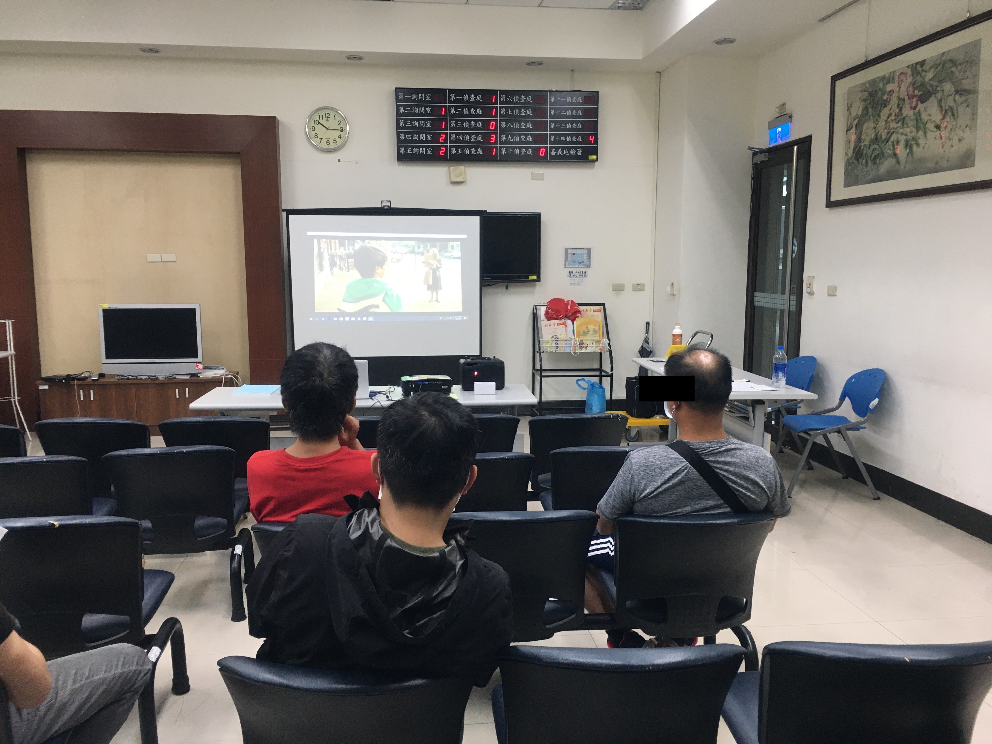2.播放影片「善的迴力鏢」以溫暖的善意傳遞來感化人心，期盼學員們能夠存好心做好事，也不要忽視了其他人的好意。