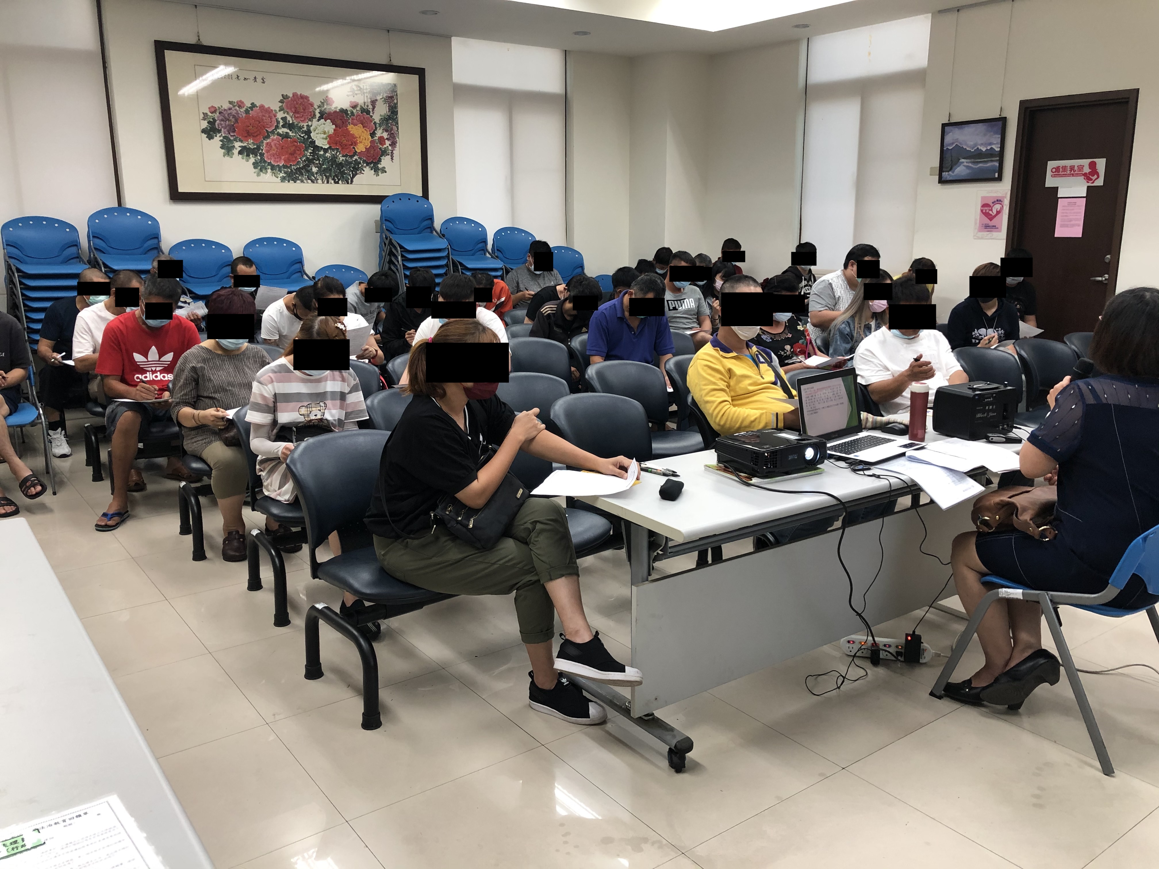 109.11.18課後學員填寫問卷，並交回本署進行數據統計。
