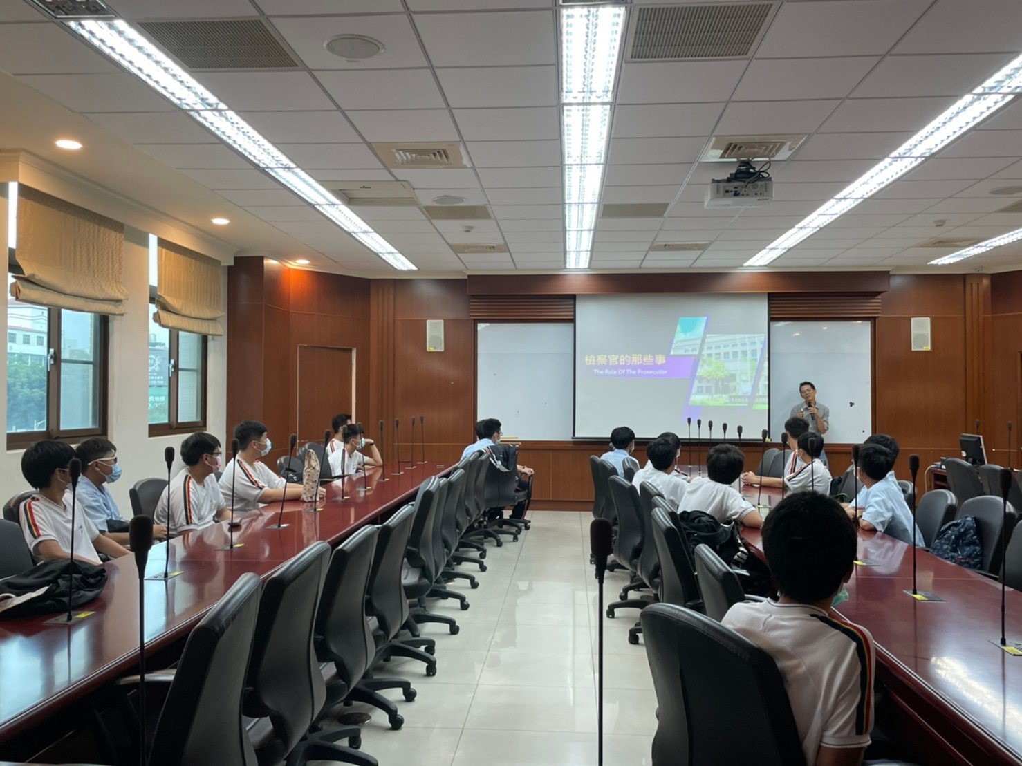 本署吳明駿檢察官講授生活與法律以及檢察實務心得