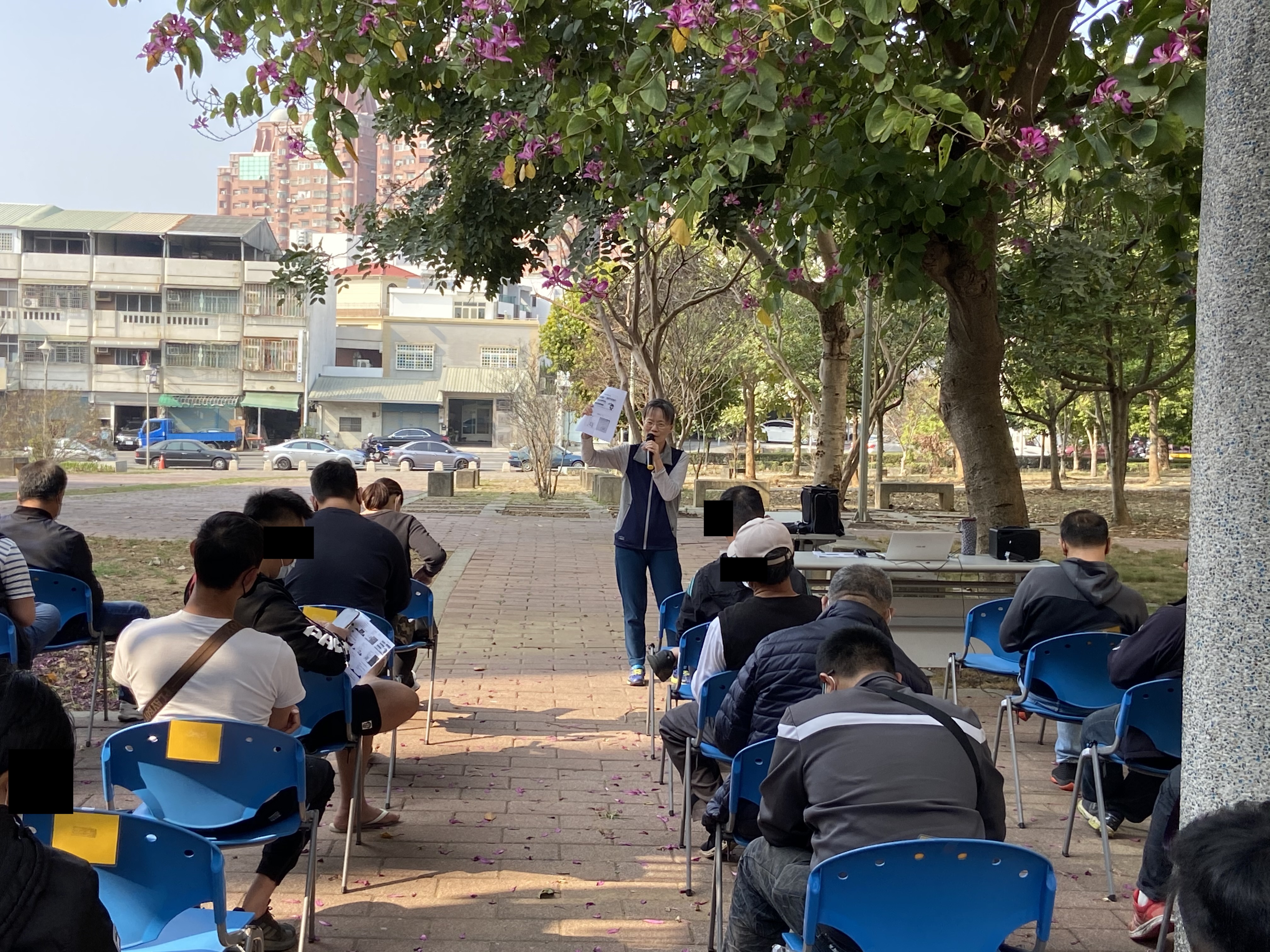 1100209-4.學園皆認真聽講，並回饋表示獲得有用知識會分享給親友。