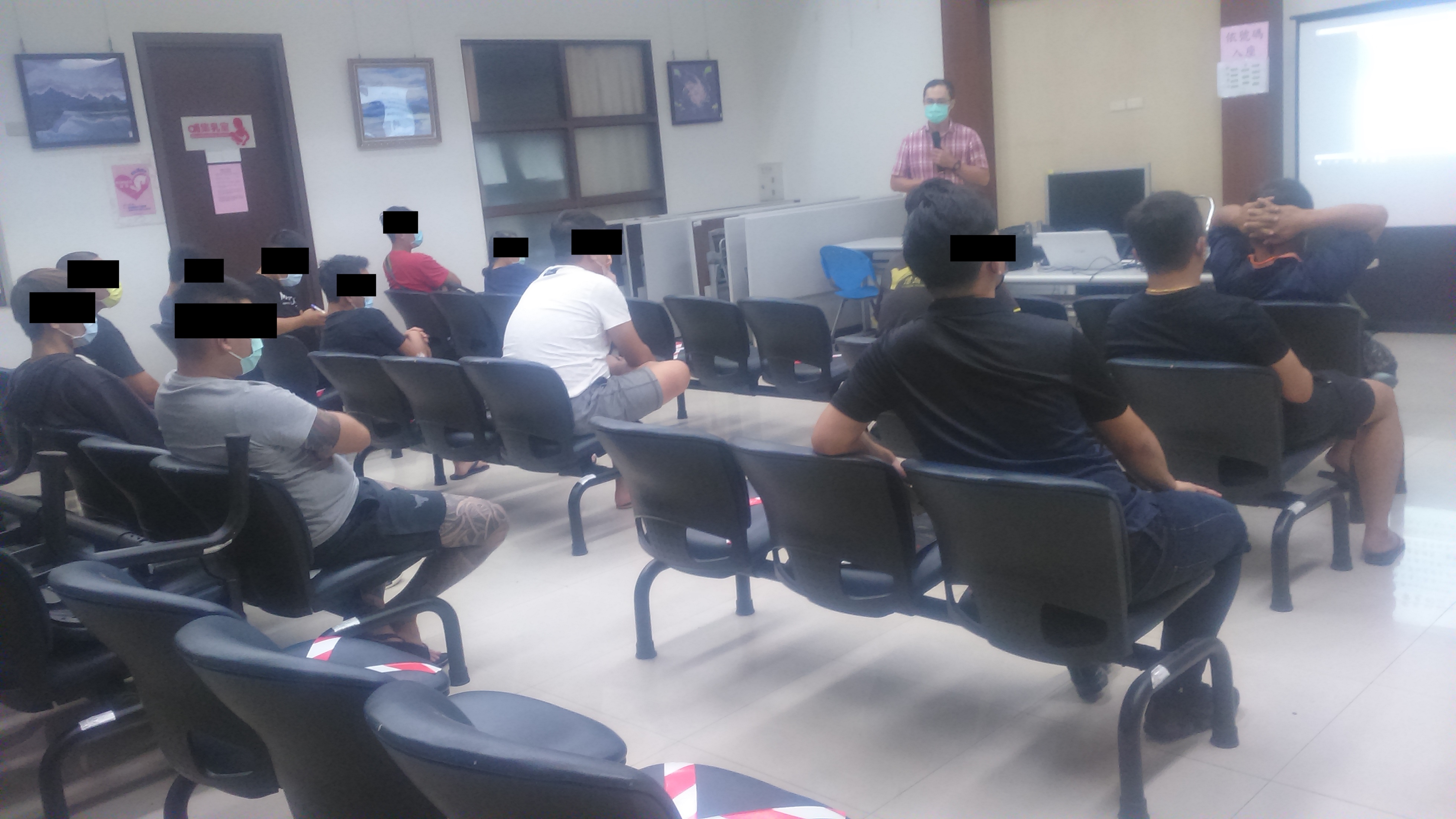 1101013-3.盧浩權觀護人宣導「酒駕防制相關法律規範」。