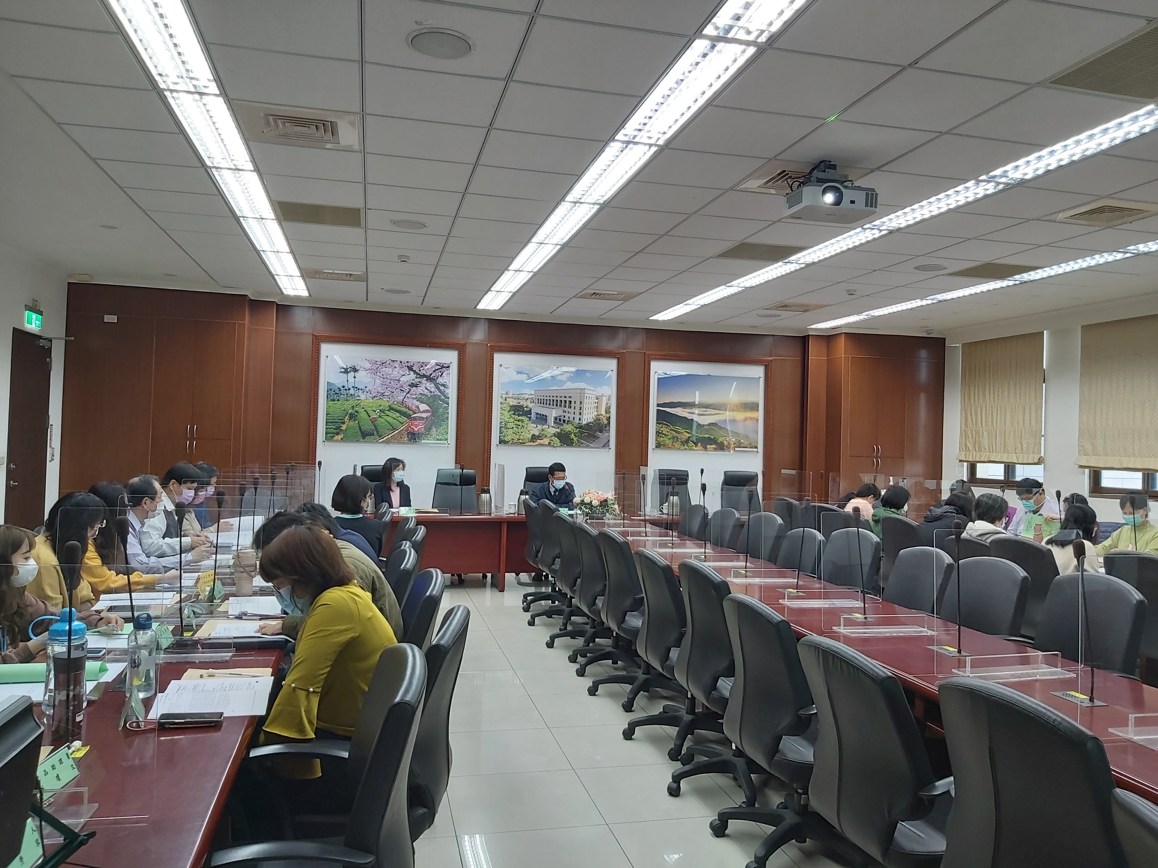 今天召開毒品再犯防制聯繫平台會議，希望網絡單位於會議中集思廣益，透過跨體系、跨機關的緊密合作，期強化緩起訴處分多元處遇運行順暢。