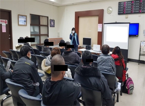 04.觀護佐理員說明執行社會勞動應遵守之規定及專案訓練相關注意事項。