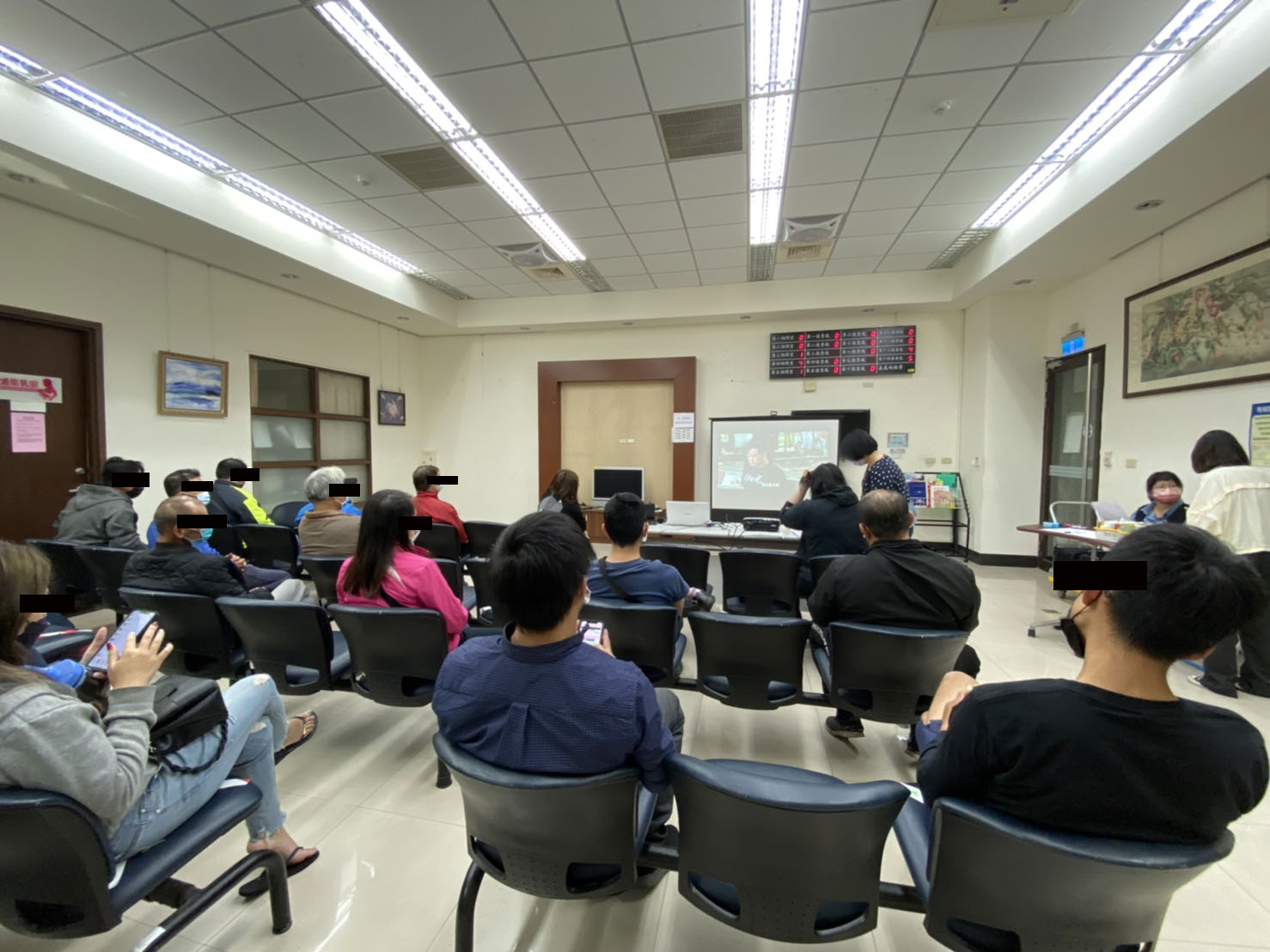 4.1110323-播放法務部毒品危害防制中心發行之「兄弟，永不放棄」反毒微電影。