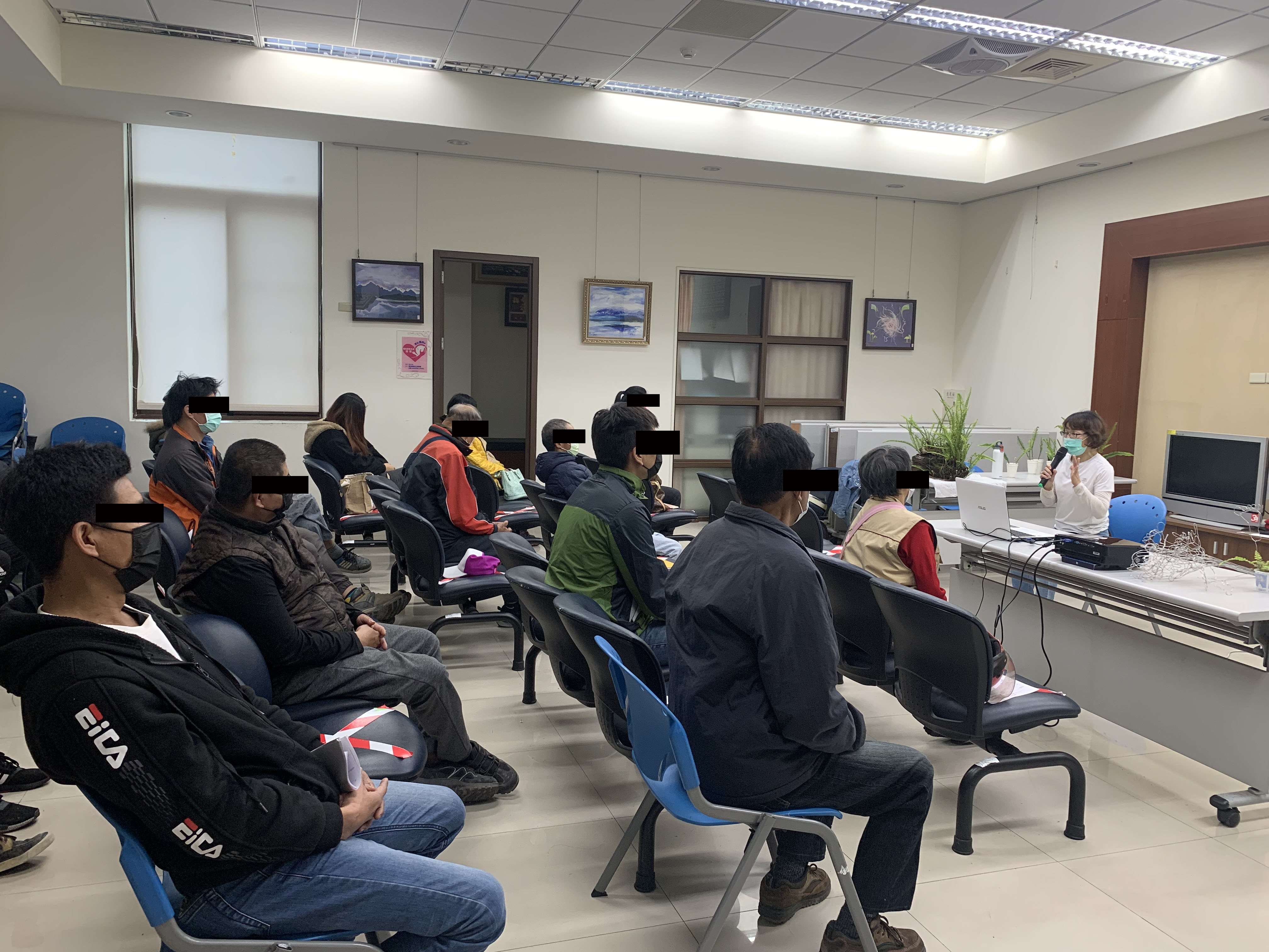 4.江翊庭講師分享自身生命歷程鼓勵勞動人正面向上。