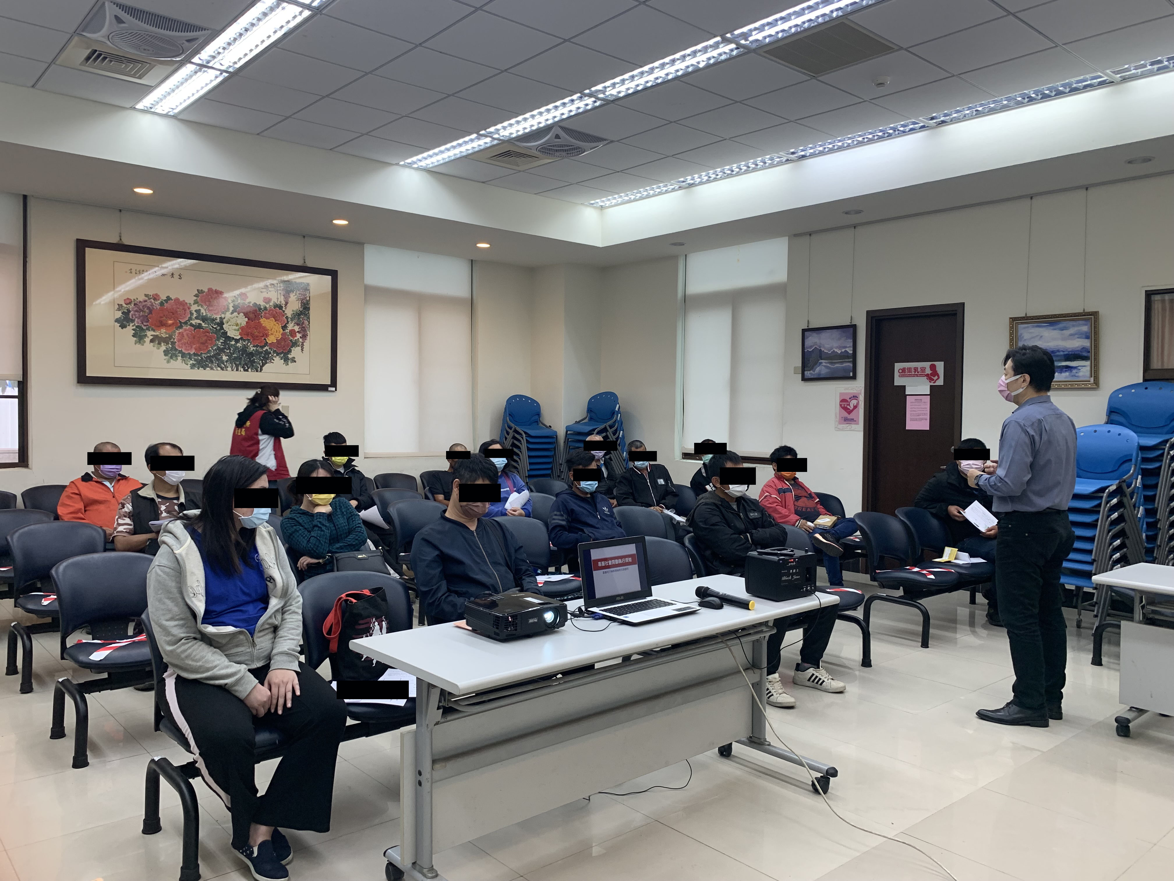 03.陳睿明檢察官講解易服社會勞動相關法律規定。