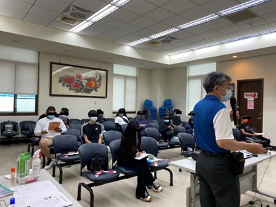 1110511-1.政風室蔡主任提醒學員應按規定履行命令，避免觸犯刑責。