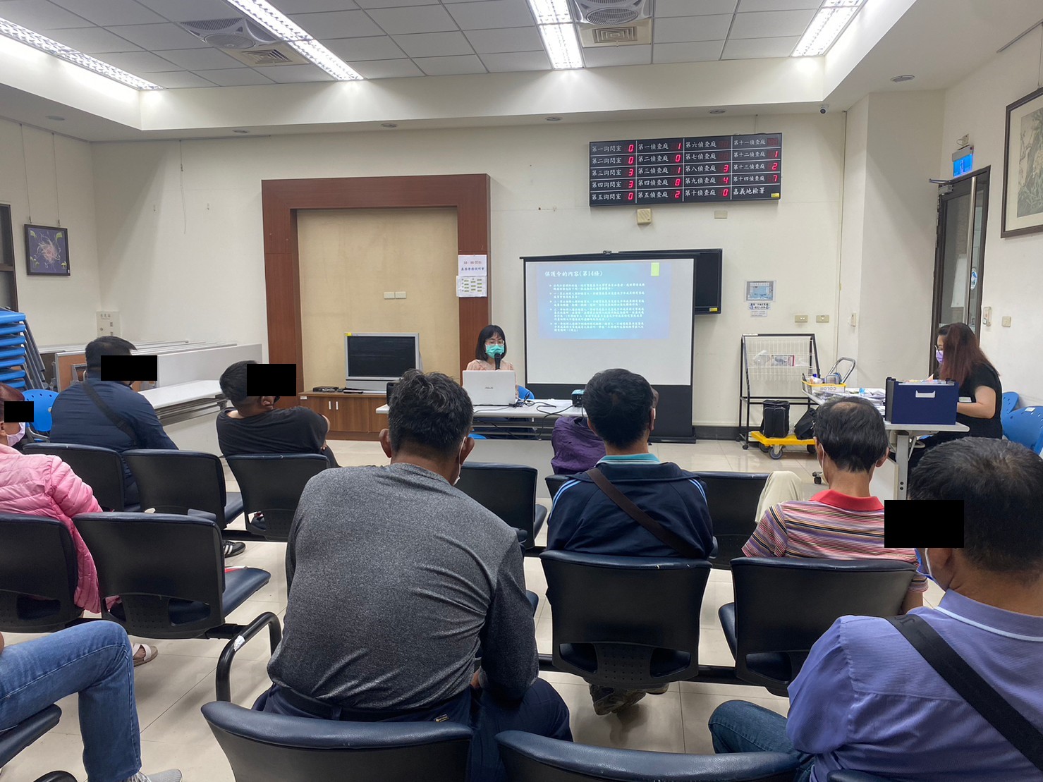 1111123-8.學員皆認真聽講，並回饋表示獲得有用知識會分享給親友。