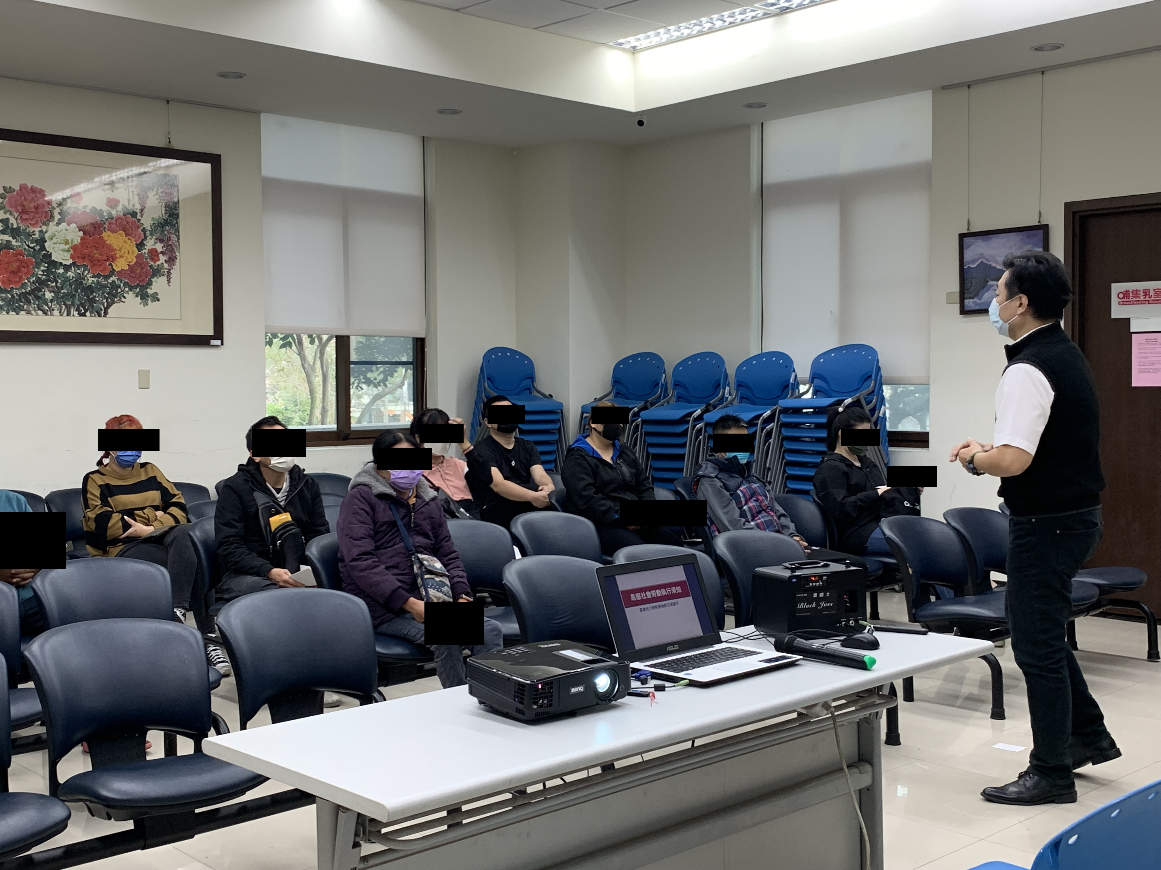 3.陳睿明檢察官講解易服社會勞動相關法律規定。
