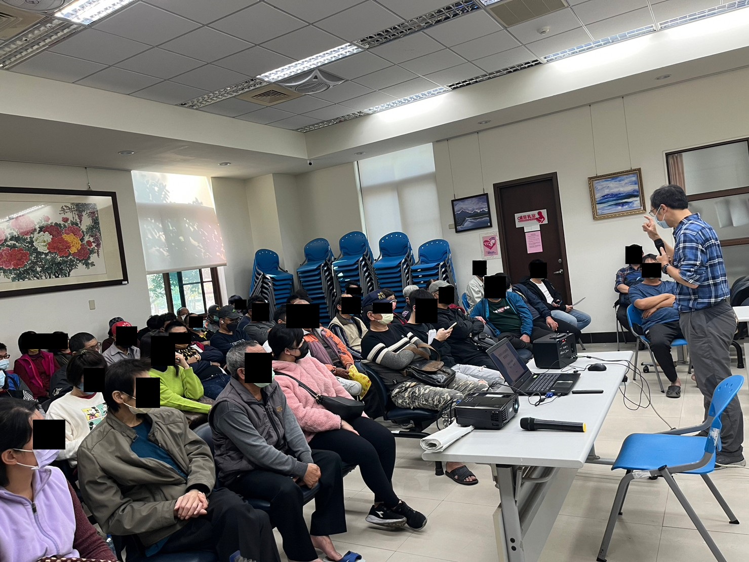 1120208-3.學員們專心聆聽不當行酒駕危害之真實案例講解。