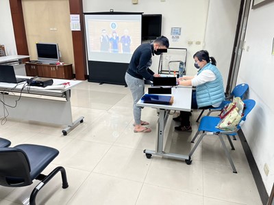 112.2.8-1.學員們準時到場參加說明會，並由觀護佐理員完成報到程序