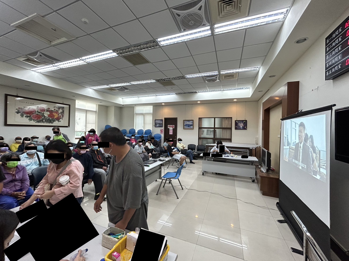 1120510-2.播放司法部國民法官宣導短片,邀請大家為法發聲,支持國民法官制度,創造司法審判新氣象。