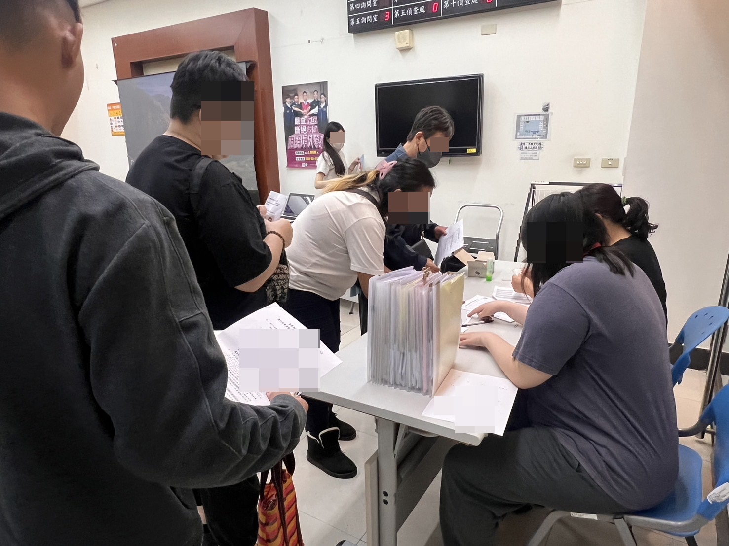 1.觀護佐理員協助社會勞動人說明會報到事宜。