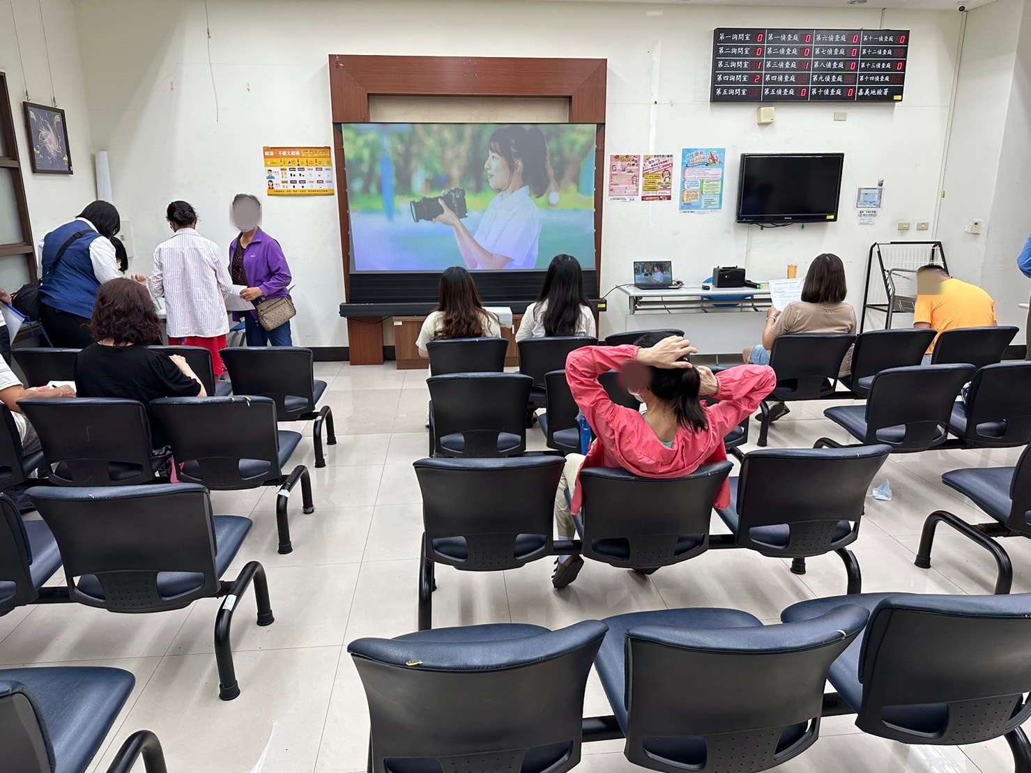 1130710-1.播放保護司兒少性剝削宣導短片，提醒學員保護家庭成員並指導子女防範。