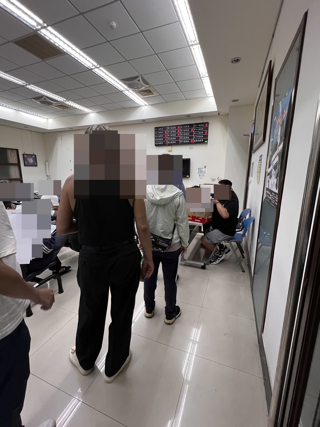 1.觀護佐理員協助社會勞動人說明會報到事宜。