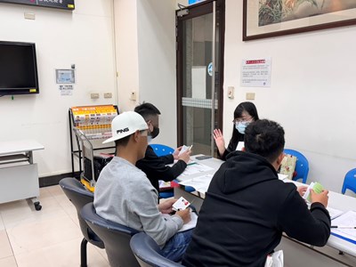 1.全人計畫員說明勞動機構時間。