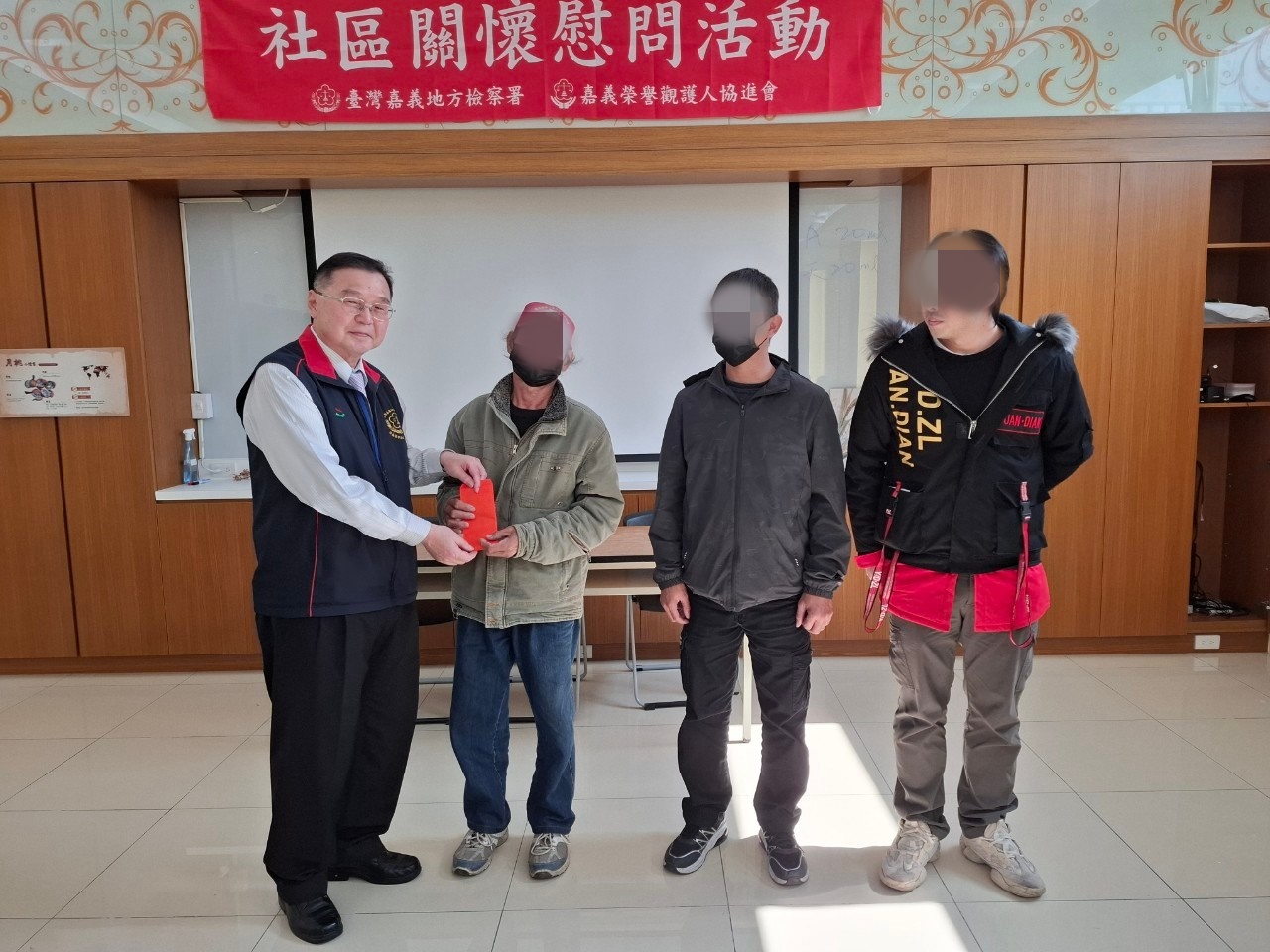 社會的進步需要「互助合作」與「愛的能量」這兩股力量不斷的成長。