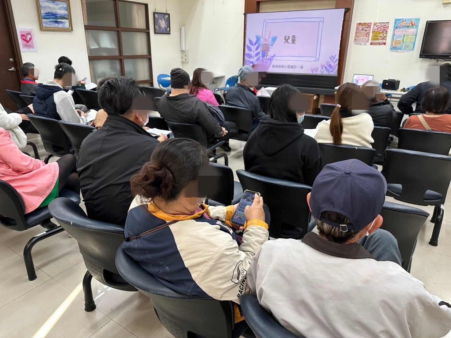 1140219-6.播放保護司兒少性剝削宣導短片，提醒學員保護家庭成員並指導子女防範