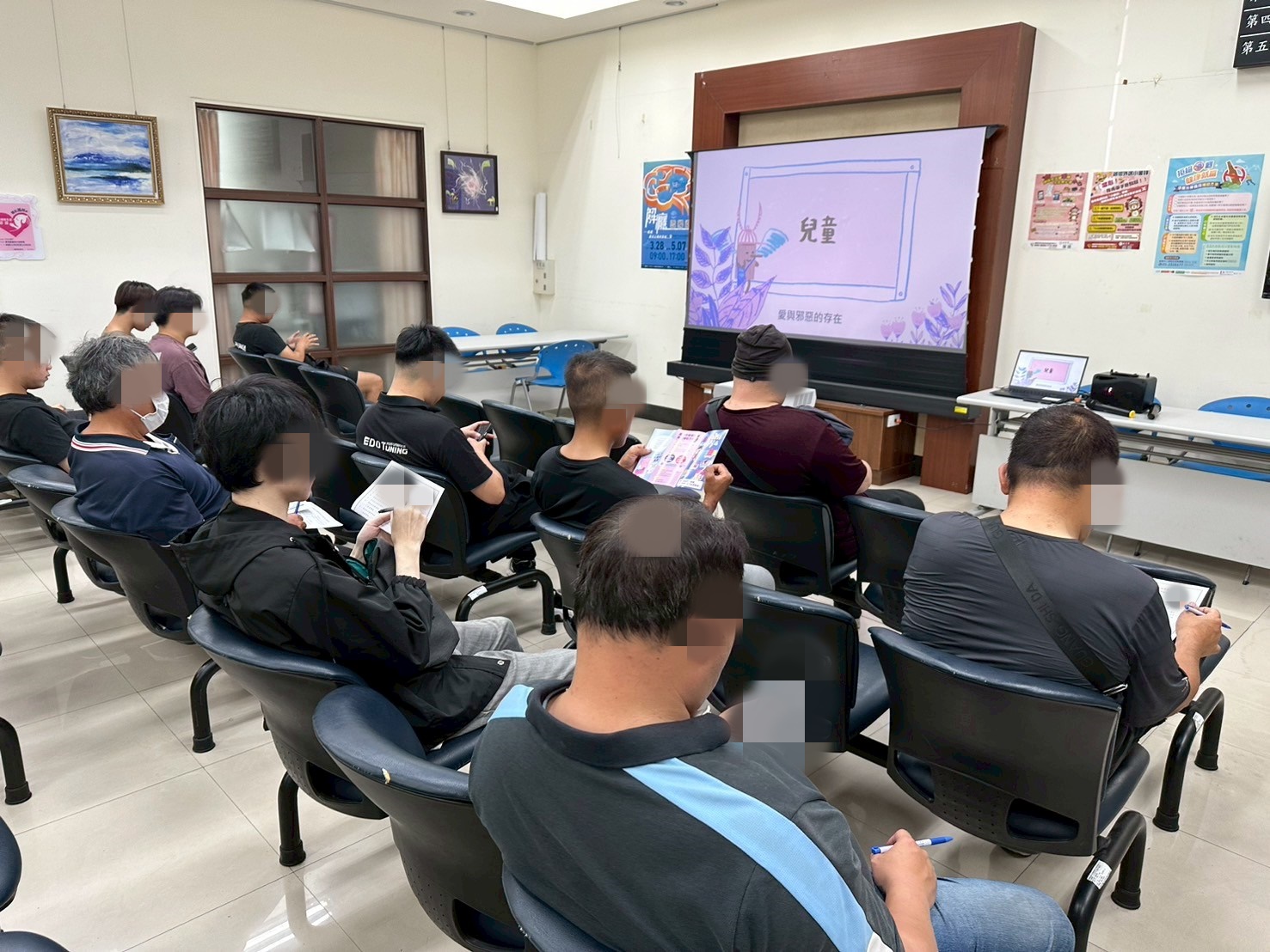 1140423-5.播放保護司兒少性剝削宣導短片，提醒學員保護家庭成員並指導子女防範