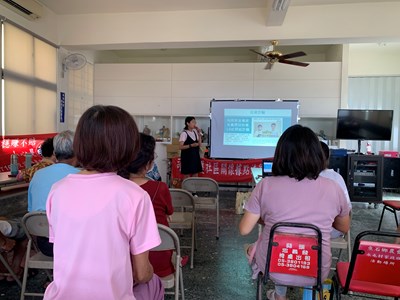 張雅雯觀護人針對現行常發生的投資詐騙、假檢警詐騙、假親友詐騙、假愛情詐騙等進行解析。