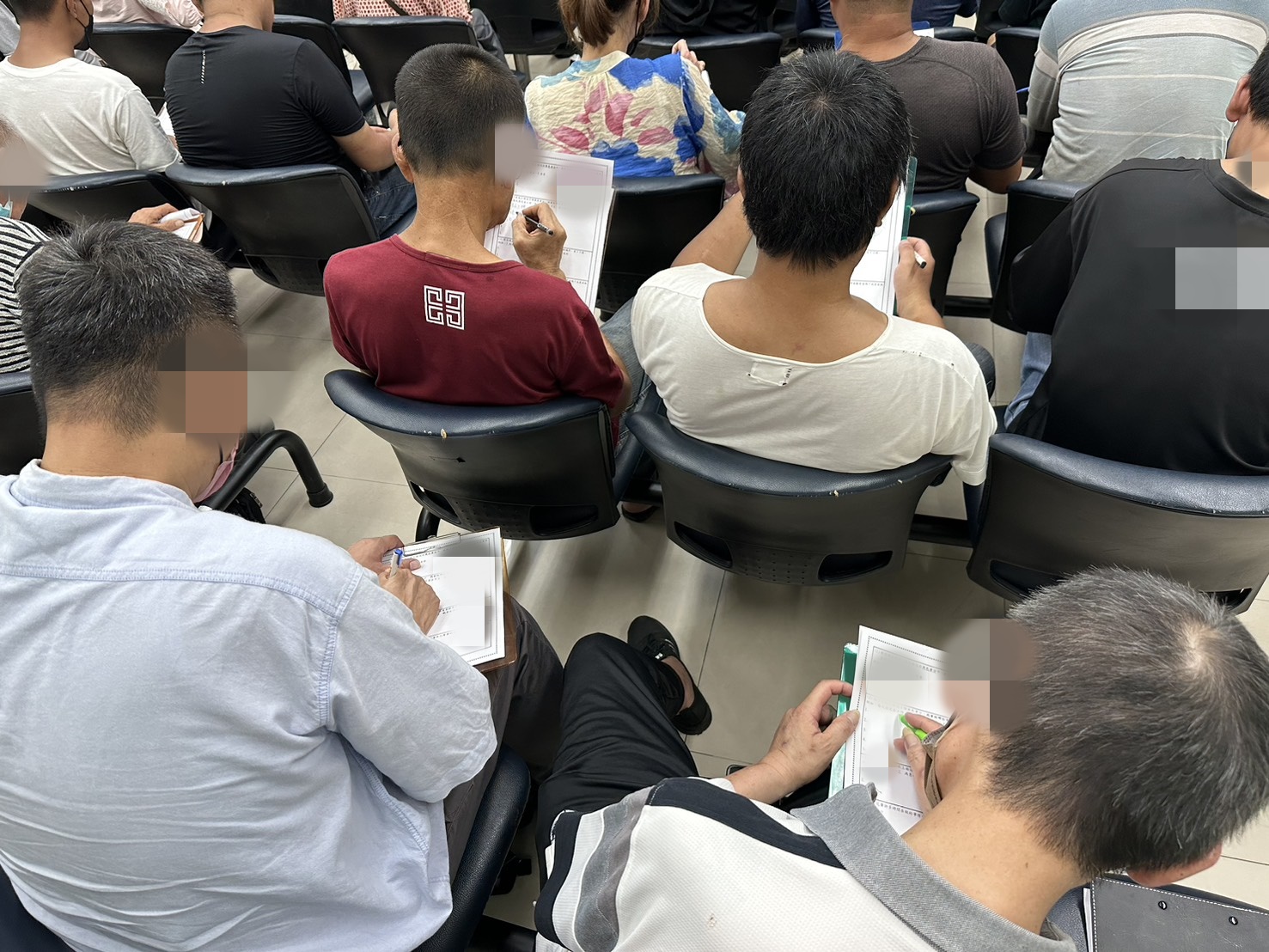 114.7.1學員繪製川流人生。