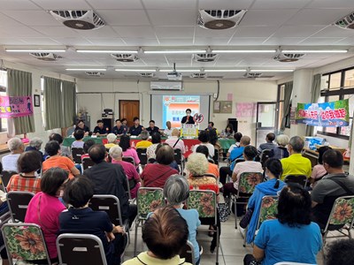 嘉義地檢署前往和美村民眾活動中心與在地長輩們面對面交流，共同對抗猖獗的詐騙行為