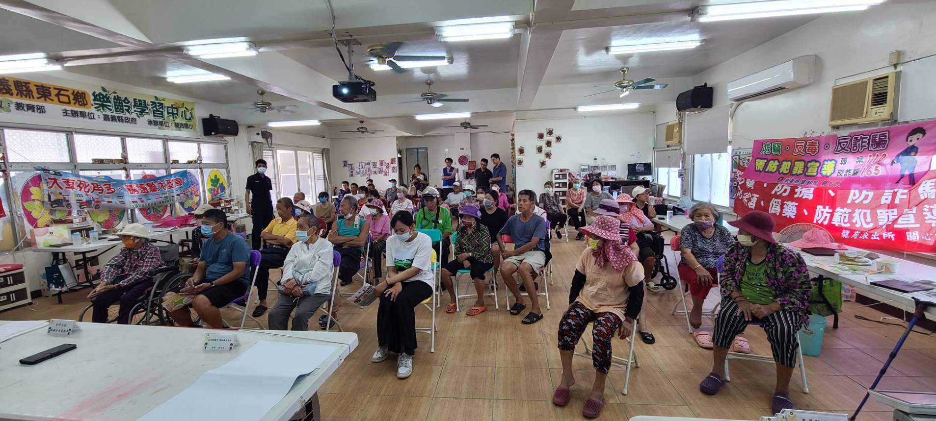 座談會在熱烈的交流與民眾積極參與下圓滿結束，展現警方與社區聯手守護治安、共同防詐的決心。