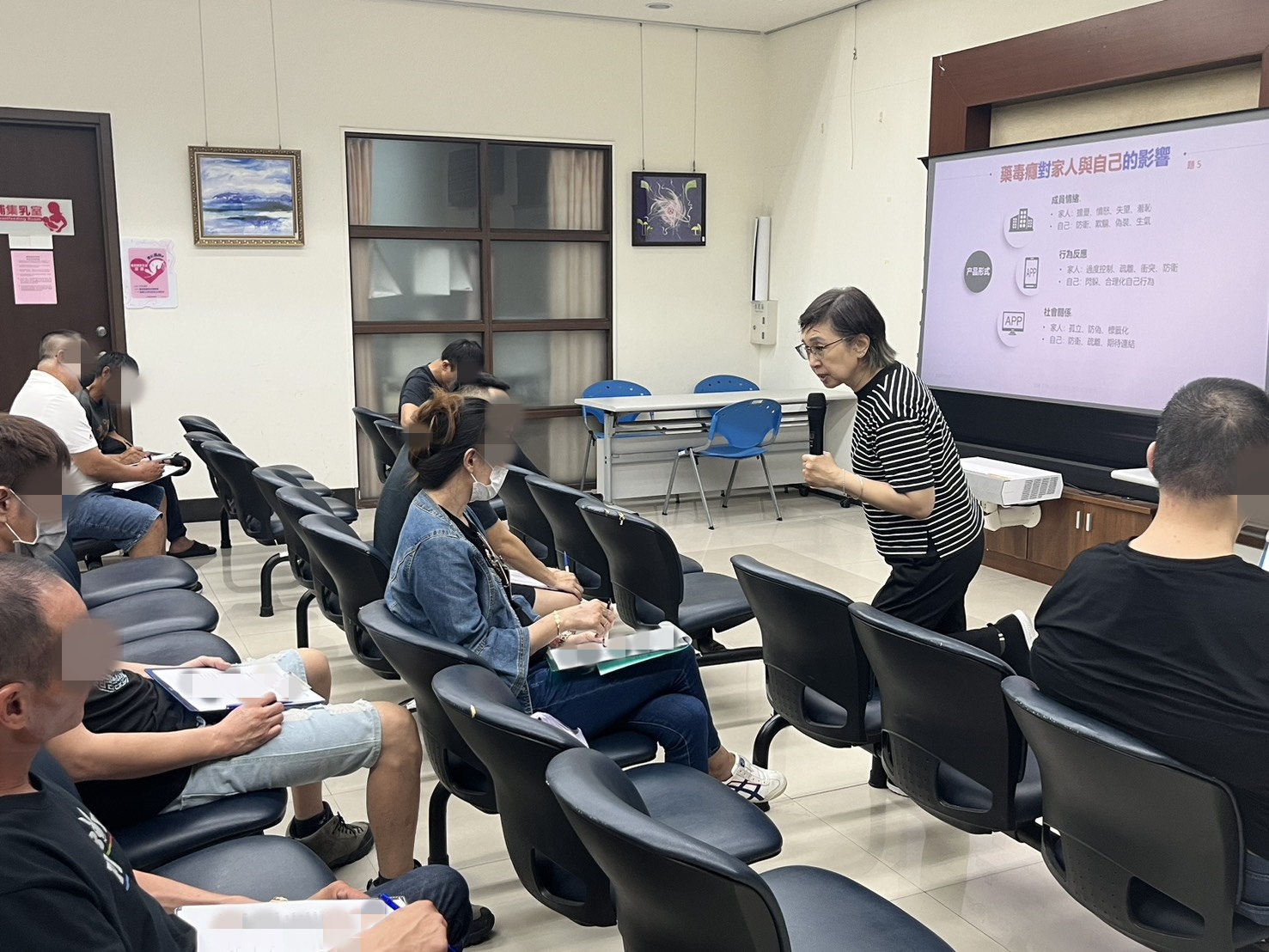 2.陳貞樺老師與學員互動討論有關家人對自己的影響