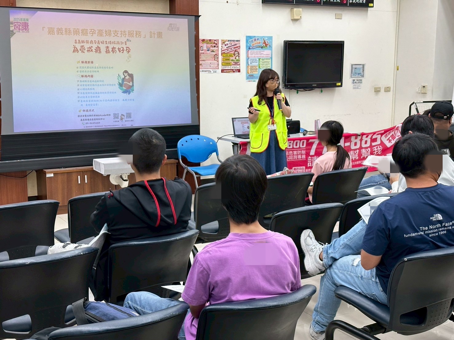 1141105-2.嘉義縣毒品危害防制中心來署進行宣導，建立學員正確之用藥觀念