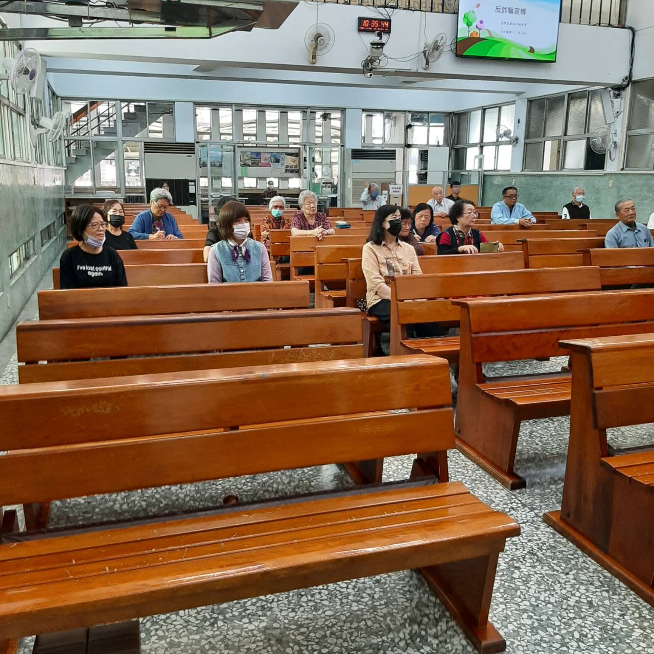 251124詐騙集團利用普發現金一萬元消息，寄發假簡訊誘騙民眾點入詐欺連結