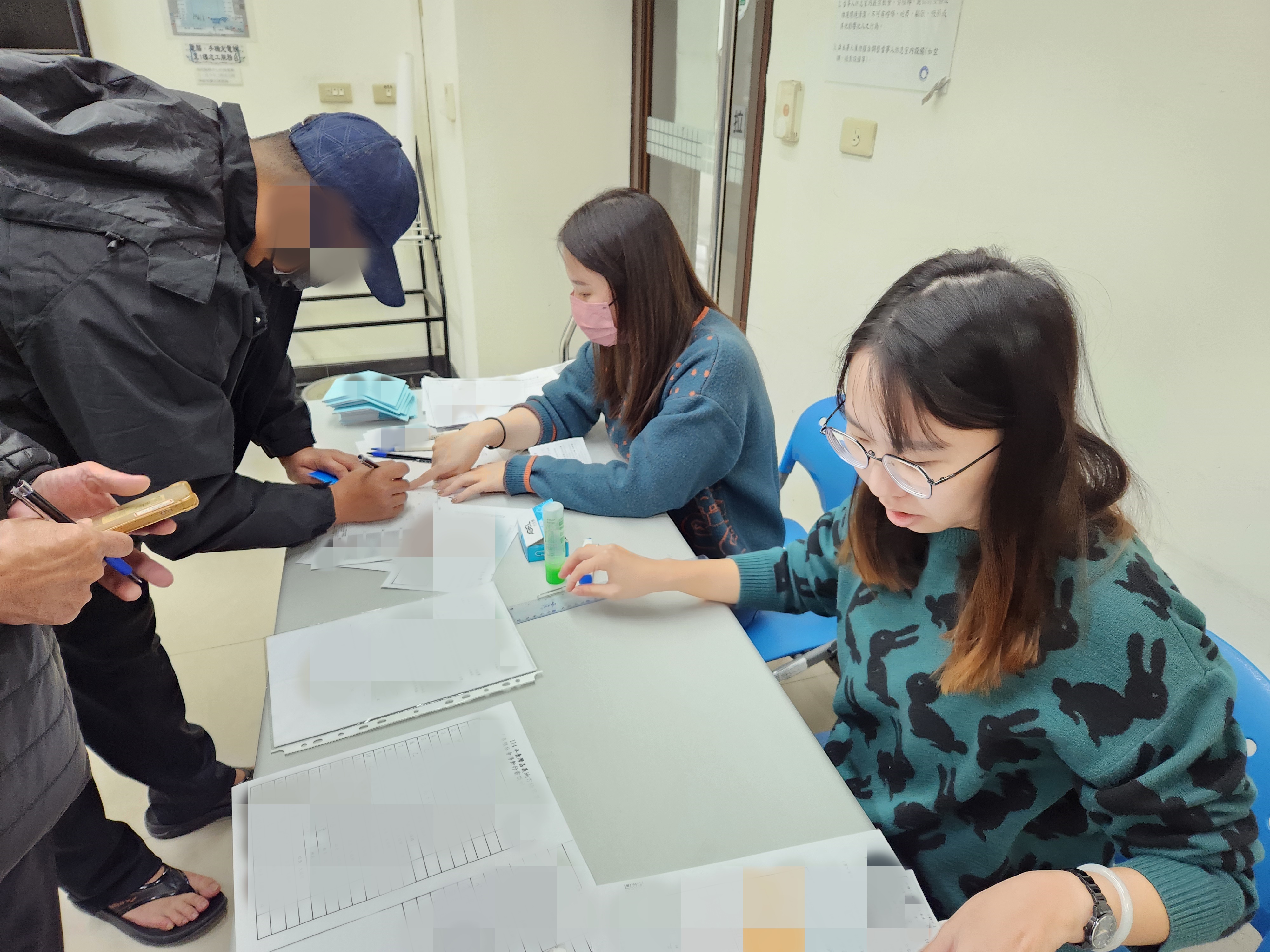 1.觀護佐理員協助社會勞動人說明會報到事宜。