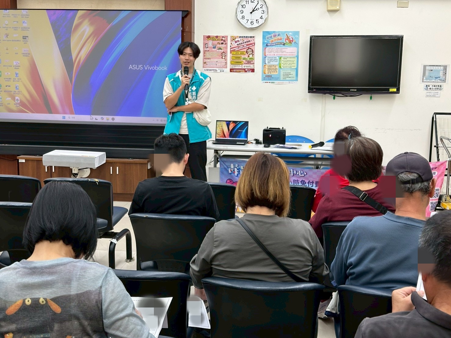 1150325-6.嘉義市毒品危害防制中心來署進行宣導司法相關服務內容