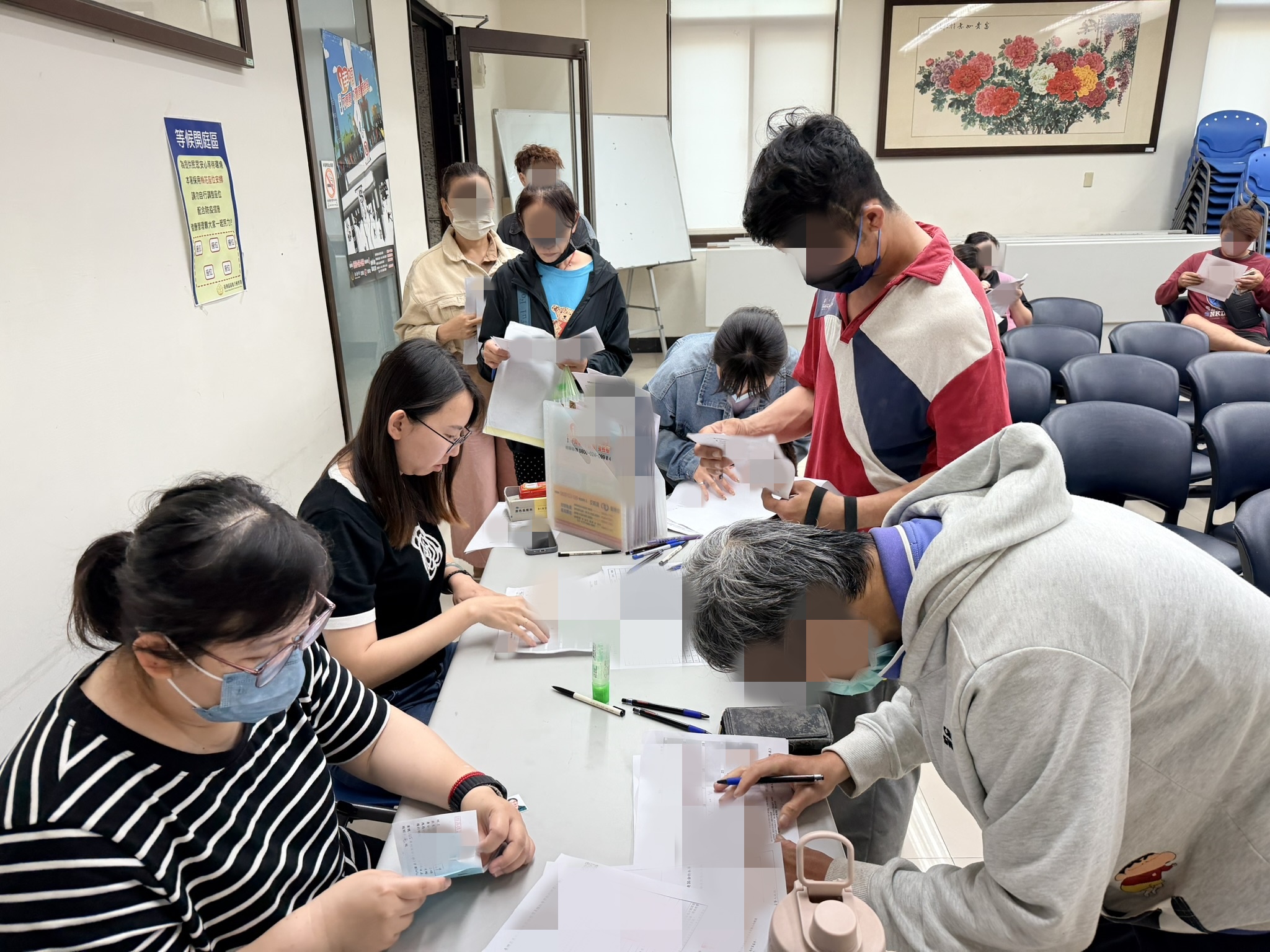 01. 觀護佐理員協助社會勞動人說明會報到事宜