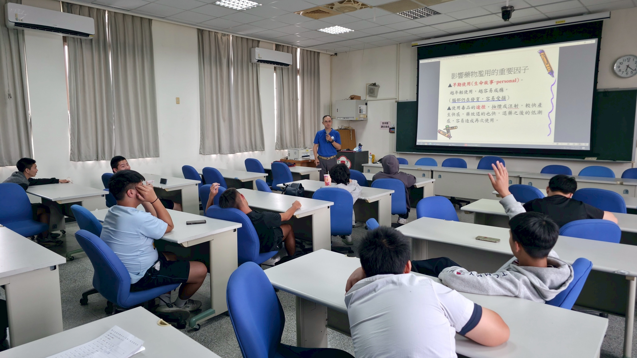 260415-3.同學們也踴躍表達想法，讓宣導不只是單向講述，而是一次彼此交流與學習的機會。